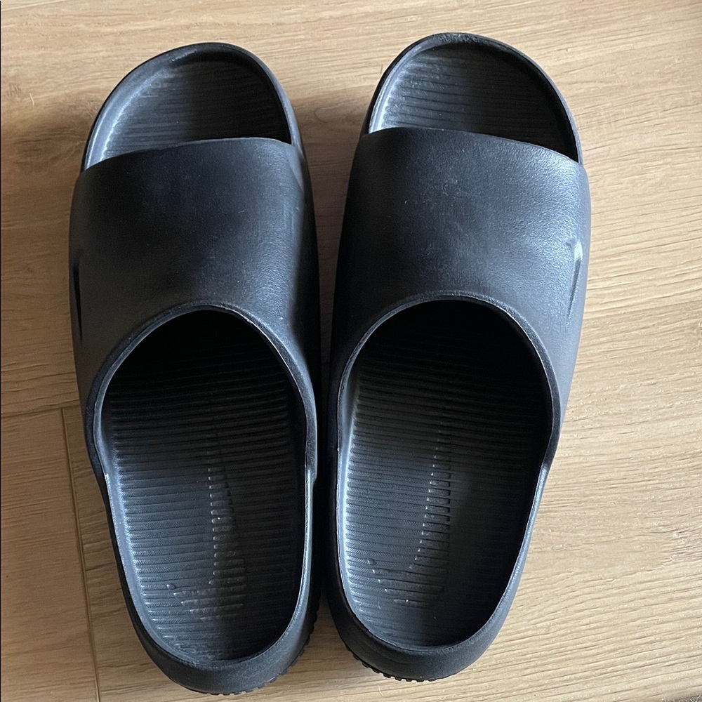 Black Nike Slide Sandals men’s size 9 women’s size 10